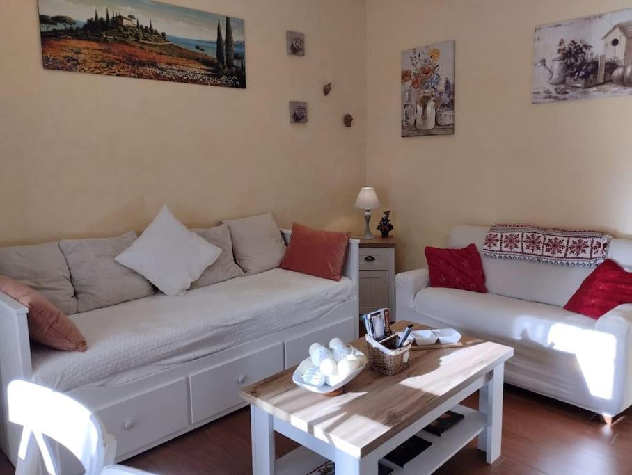 Cinecitta - 50 Meters From Subway Line A Appartamento